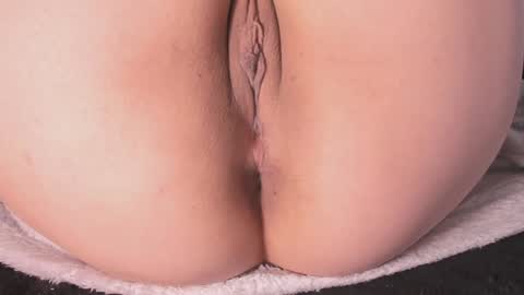 Snapshot of jadeestudios chatting on 01/23/25, 05:21 jadeestudios online show from 01/23/25, 05:21