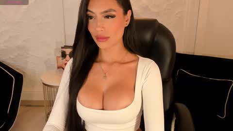 Snapshot of jadeevansx chatting on 01/15/26, 05:49 JADE EVANS online show from 01/15/26, 05:49