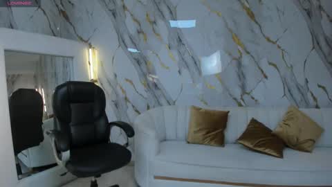 Snapshot of jadeevansx chatting on 03/23/26, 07:18 JADE EVANS online show from 03/23/26, 07:18