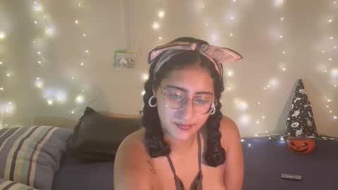 Jade online show from 10/28/25, 01:42