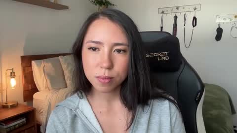 Snapshot of jadelove_ chatting on 11/14/25, 08:18 Jade Love online show from 11/14/25, 08:18