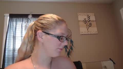 Snapshot of jadeluv chatting on 12/21/24, 05:18 JadeLuv online show from 12/21/24, 05:18