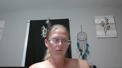 Snapshot of jadeluv chatting on 10/23/25, 01:05 JadeLuv online show from 10/23/25, 01:05