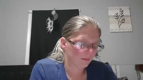 Snapshot of jadeluv chatting on 11/07/25, 01:27 JadeLuv online show from 11/07/25, 01:27