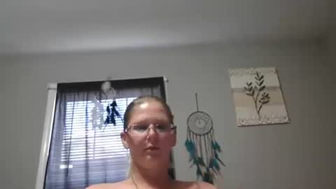 Snapshot of jadeluv chatting on 11/15/25, 06:37 JadeLuv online show from 11/15/25, 06:37