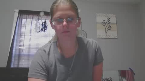 Snapshot of jadeluv chatting on 12/20/25, 04:58 JadeLuv online show from 12/20/25, 04:58