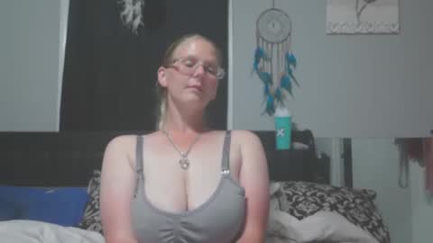 Snapshot of jadeluv chatting on 04/24/26, 12:46 JadeLuv online show from 04/24/26, 12:46