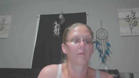 Snapshot of jadeluv chatting on 05/19/26, 02:07 JadeLuv online show from 05/19/26, 02:07
