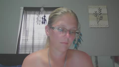 Snapshot of jadeluv chatting on 05/21/26, 06:04 JadeLuv online show from 05/21/26, 06:04