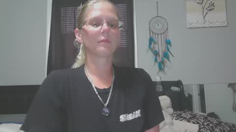 Snapshot of jadeluv chatting on 05/25/26, 01:00 JadeLuv online show from 05/25/26, 01:00