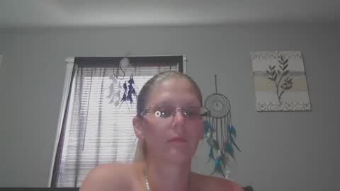 Snapshot of jadeluv chatting on 06/05/26, 04:35 JadeLuv online show from 06/05/26, 04:35