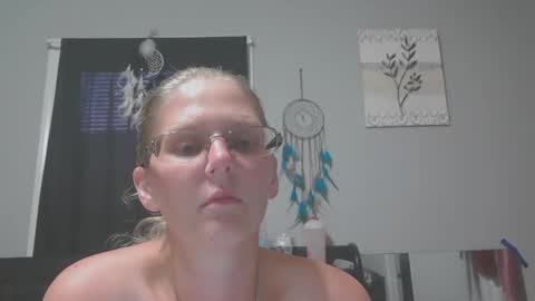 Snapshot of jadeluv chatting on 06/11/26, 01:16 JadeLuv online show from 06/11/26, 01:16