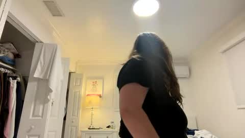 Snapshot of jademonroe0522 chatting on 10/21/25, 11:00 jademonroe0522 online show from 10/21/25, 11:00