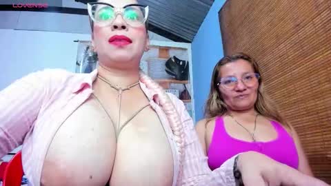 JADEMOOMS online show from 11/08/25, 12:11