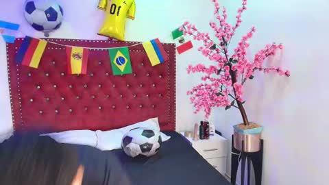 Snapshot of jaden_and_sofia chatting on 06/25/26, 03:06 Jaden and Sofia online show from 06/25/26, 03:06