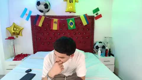 Snapshot of jaden_and_sofia chatting on 06/27/26, 03:55 Jaden and Sofia online show from 06/27/26, 03:55