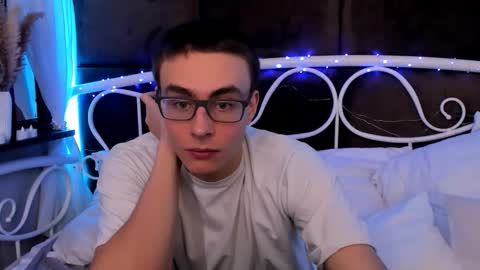 Snapshot of jaden_drake chatting on 12/15/25, 04:00 Jaden online show from 12/15/25, 04:00