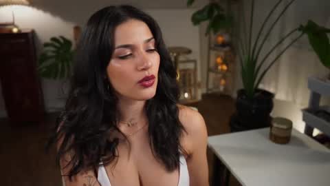 Jade online show from 09/18/25, 03:19