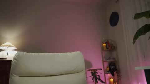 Snapshot of jadeperez_ chatting on 11/07/25, 04:12 Jade online show from 11/07/25, 04:12