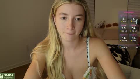 Snapshot of jadewilkinson chatting on 09/19/25, 12:02 jadewilkinson online show from 09/19/25, 12:02