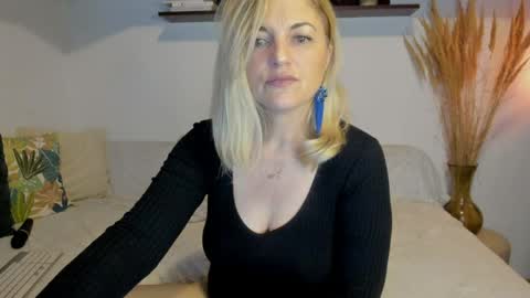 Snapshot of jadore_able82 chatting on 05/14/26, 01:56 elena online show from 05/14/26, 01:56