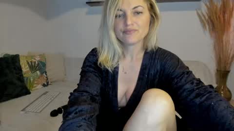 Snapshot of jadore_able82 chatting on 05/15/26, 01:34 elena online show from 05/15/26, 01:34