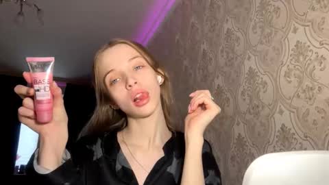 Snapshot of jadwigajennrich chatting on 11/28/25, 05:21 Jane online show from 11/28/25, 05:21