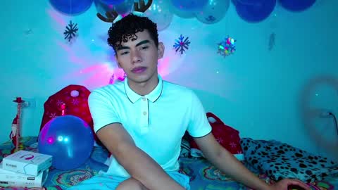 javi15  online show from 12/26/24, 03:49