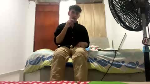 javi15  online show from 01/01/25, 03:23