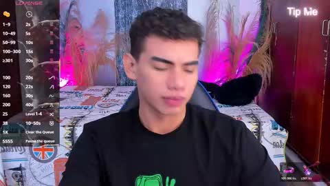 javi15  online show from 12/17/25, 05:46