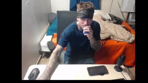 showingitoff online show from 10/25/25, 02:08