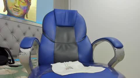 Snapshot of jake_evanss_ chatting on 10/14/25, 08:15 JAKE online show from 10/14/25, 08:15