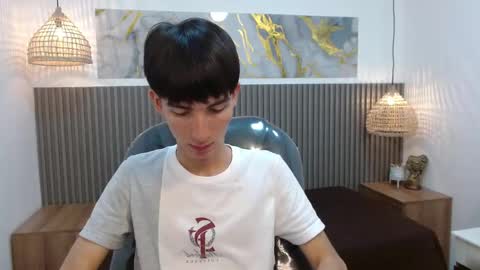 Snapshot of jake_evanss_ chatting on 10/31/25, 01:01 JAKE online show from 10/31/25, 01:01