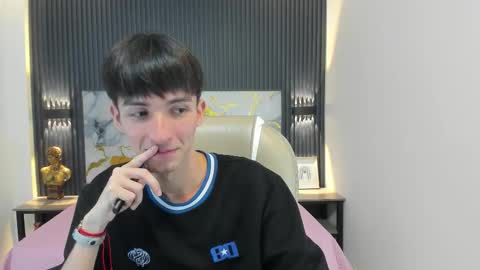 Snapshot of jake_evanss_ chatting on 11/04/25, 12:59 JAKE online show from 11/04/25, 12:59