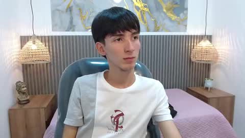 Snapshot of jake_evanss_ chatting on 11/14/25, 02:05 JAKE online show from 11/14/25, 02:05