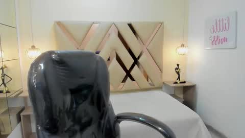 Snapshot of jake_evanss_ chatting on 11/24/25, 05:34 JAKE online show from 11/24/25, 05:34