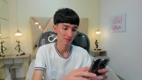 Snapshot of jake_evanss_ chatting on 12/05/25, 01:52 JAKE online show from 12/05/25, 01:52