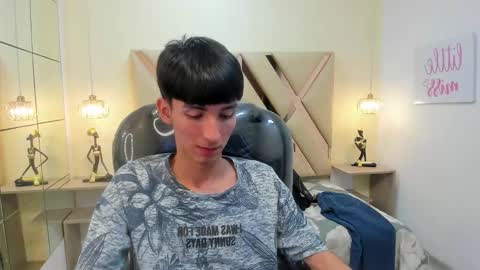 Snapshot of jake_evanss_ chatting on 12/15/25, 04:22 JAKE online show from 12/15/25, 04:22