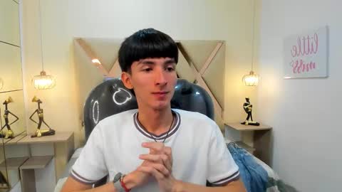 Snapshot of jake_evanss_ chatting on 12/19/25, 10:06 JAKE online show from 12/19/25, 10:06