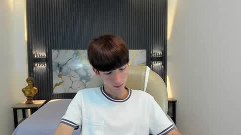 Snapshot of jake_evanss_ chatting on 01/14/26, 08:03 JAKE online show from 01/14/26, 08:03