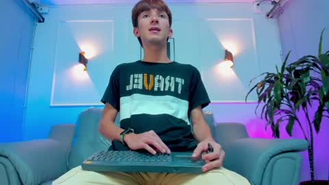 Snapshot of jake_evanss_ chatting on 04/11/26, 04:06 JAKE online show from 04/11/26, 04:06