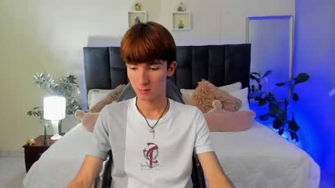 Snapshot of jake_evanss_ chatting on 04/23/26, 02:08 JAKE online show from 04/23/26, 02:08