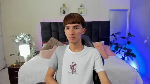 Snapshot of jake_evanss_ chatting on 05/08/26, 02:44 JAKE online show from 05/08/26, 02:44