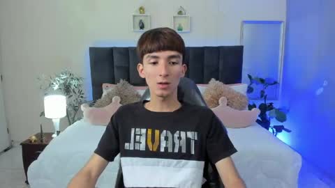 Snapshot of jake_evanss_ chatting on 05/19/26, 02:01 JAKE online show from 05/19/26, 02:01