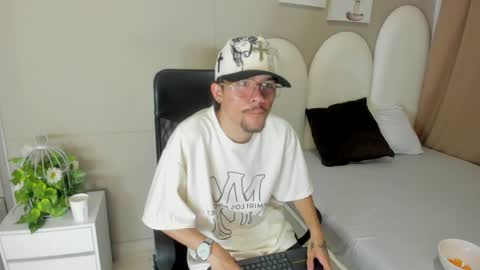 Snapshot of jake_miller__ chatting on 05/08/26, 08:25 Jake online show from 05/08/26, 08:25