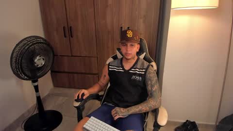 Snapshot of jake_pons chatting on 05/17/26, 04:54 Jake Pons online show from 05/17/26, 04:54
