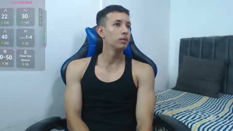 Hi guys im new 3 online show from 11/11/25, 10:10