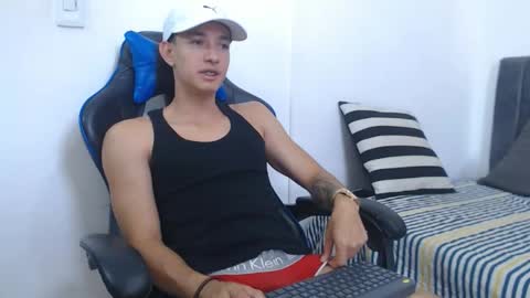 Hi guys im new 3 online show from 02/07/26, 02:43
