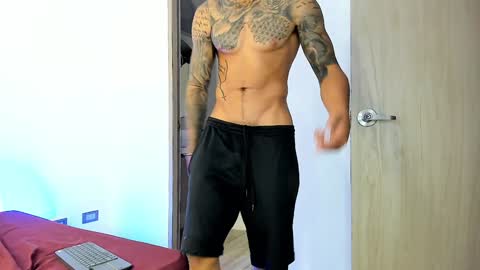 Santiago online show from 02/05/25, 01:15