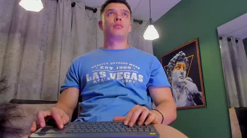 Snapshot of jakee_tyler chatting on 01/03/25, 02:21 Jake Tyler online show from 01/03/25, 02:21